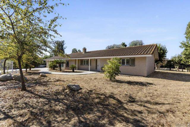 Fallbrook, CA 92028,1333 Via Encinos DR