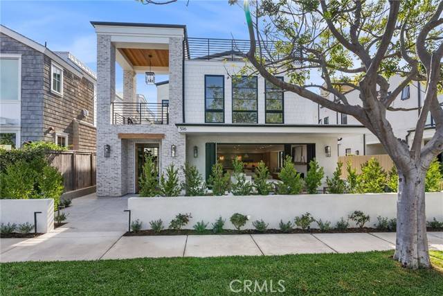 Corona Del Mar, CA 92625,516 Acacia