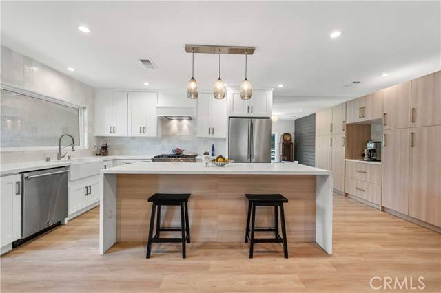 Playa Del Rey, CA 90293,7600 Earldom AVE