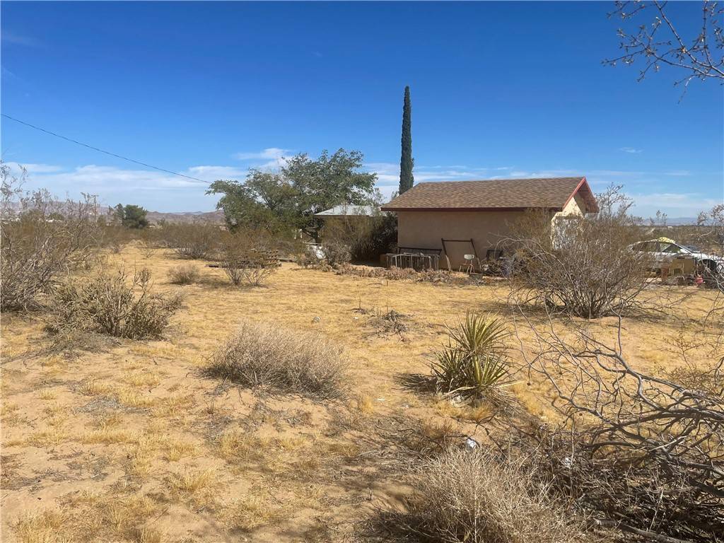 Landers, CA 92285,1567 Dakota LN