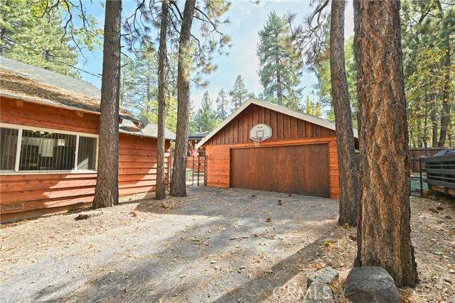 Big Bear Lake, CA 92315,41801 Comstock LN