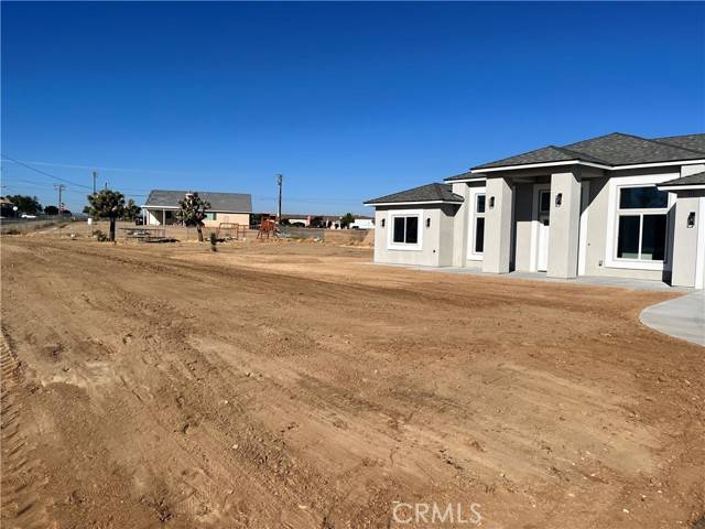 Hesperia, CA 92345,17556 Live Oak ST