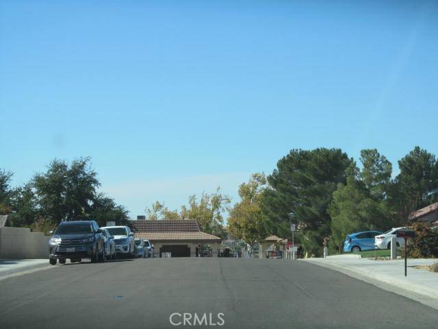 Apple Valley, CA 92308,13563 Ivanpah