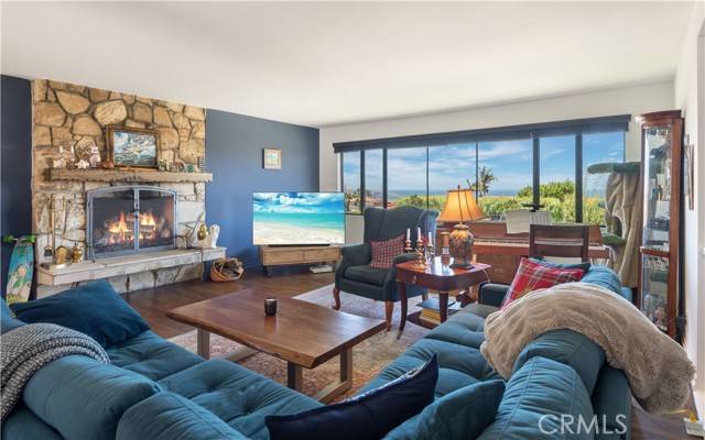 Palos Verdes Estates, CA 90274,516 Via Media