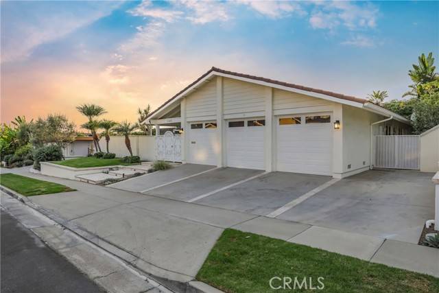 Corona Del Mar, CA 92625,1529 Keel DR