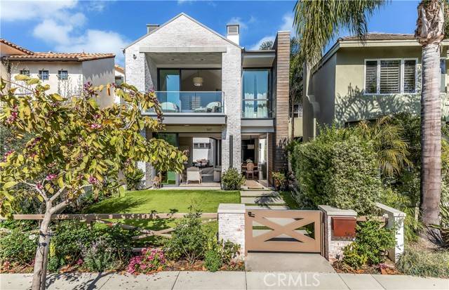 Corona Del Mar, CA 92625,507 Orchid AVE