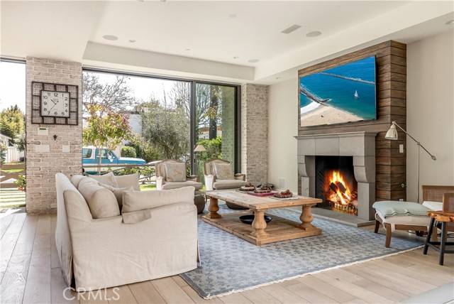 Corona Del Mar, CA 92625,507 Orchid AVE