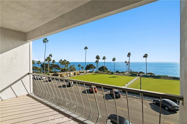 Laguna Beach, CA 92651,484 Cliff DR 15