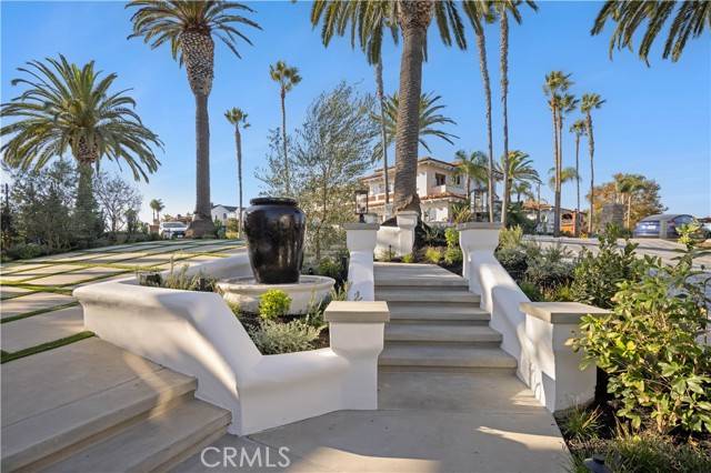 Newport Beach, CA 92663,2915 Cliff DR