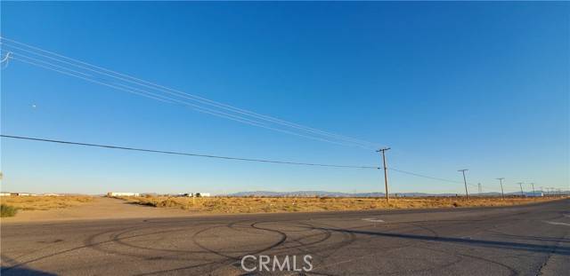 Adelanto, CA 92301,16653 Adelanto RD