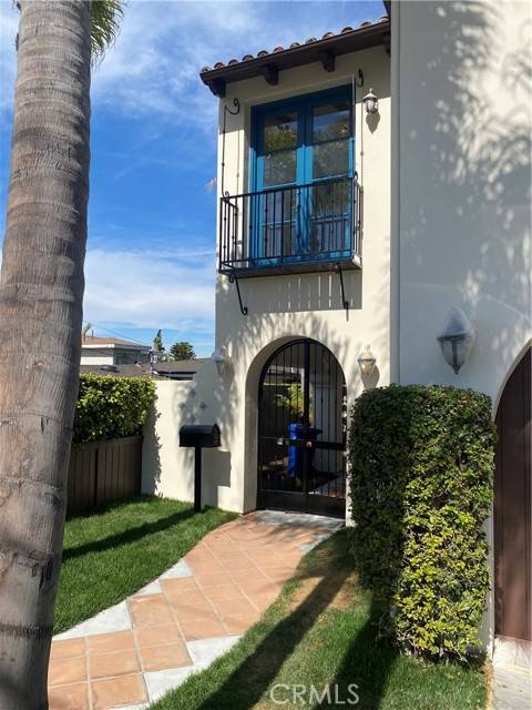 Hermosa Beach, CA 90254,633 21st ST