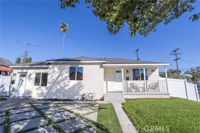 Panorama City, CA 91402,8002 & 8004 Hazeltine Ave