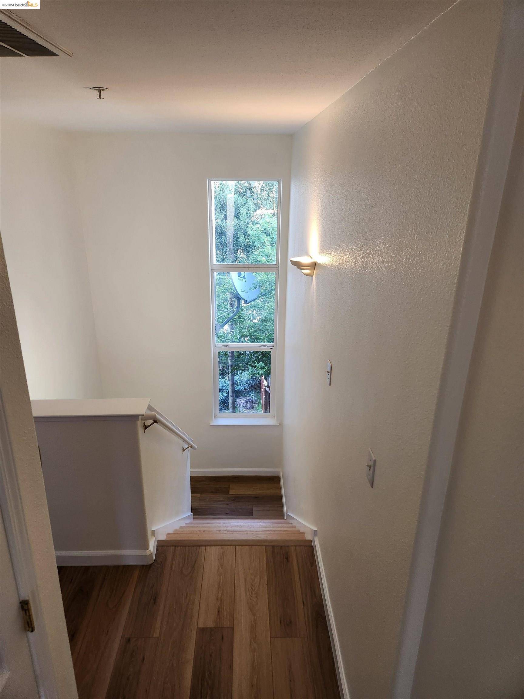 Oakland, CA 94611,4465 View PL