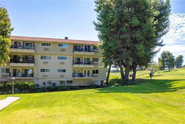 Laguna Woods, CA 92637,2391 Via Mariposa 3A