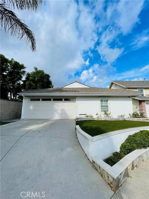 Irvine, CA 92620,4 Madrina