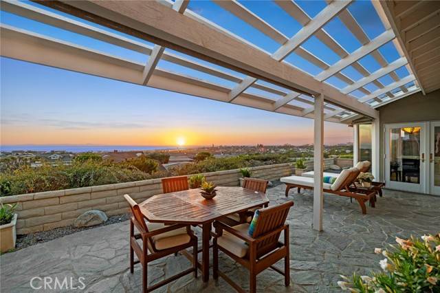 Corona Del Mar, CA 92625,1401 Seacrest DR