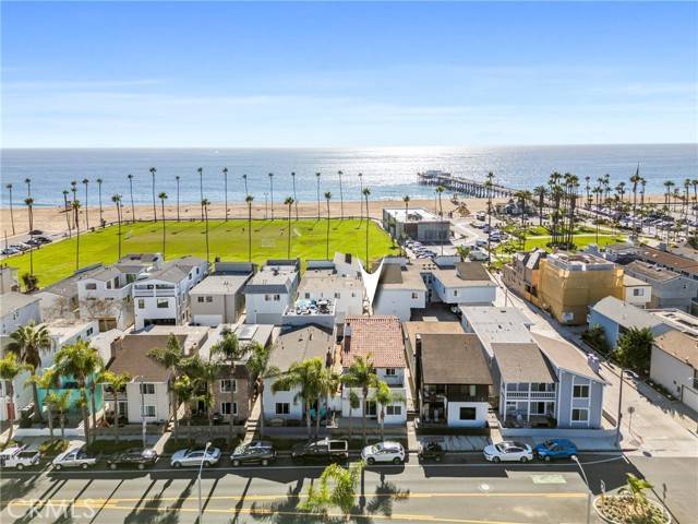 Newport Beach, CA 92661,907 E Balboa BLD