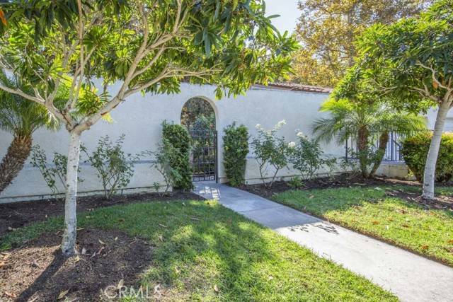 Laguna Woods, CA 92637,5533 Via La Mesa B