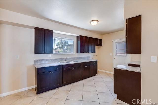 Lancaster, CA 93534,1229 W Avenue J12