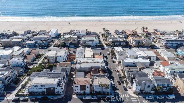 Manhattan Beach, CA 90266,221 4th PL