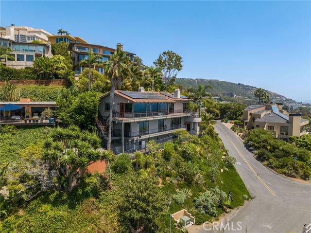 Laguna Beach, CA 92651,31532 Holly DR