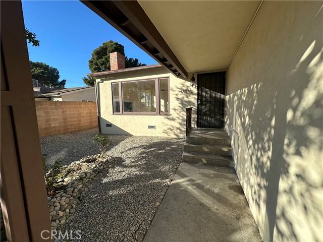 North Hollywood, CA 91605,13219 132191/2 Vanowen ST