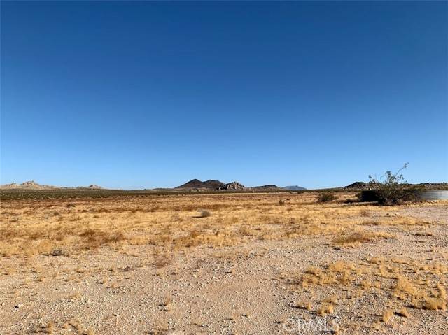 Lucerne Valley, CA 92356,0 looneyville