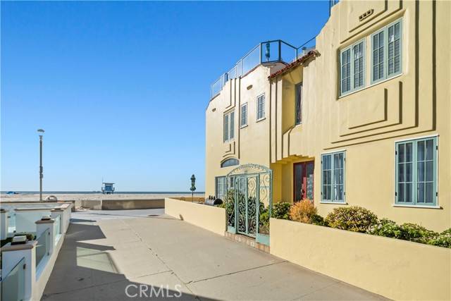 Hermosa Beach, CA 90254,30 The Strand 1