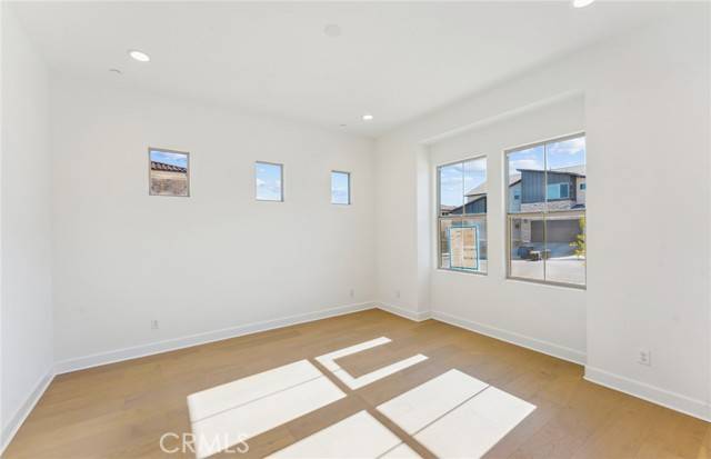 Chatsworth, CA 91311,11736 Canoga DR