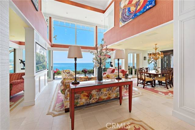 Laguna Beach, CA 92651,843 Cliff DR