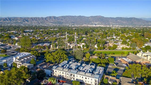 Burbank, CA 91505,711 N Hollywood WAY