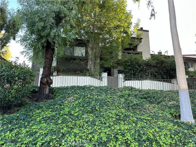 Woodland Hills, CA 91367,21500 Califa ST 192