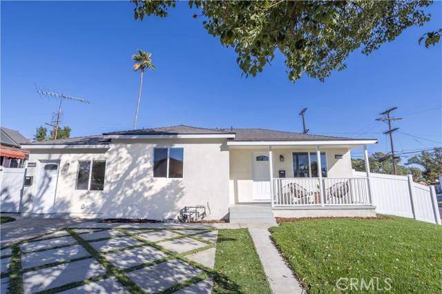 Panorama City, CA 91402,8002 & 8004 Hazeltine Ave