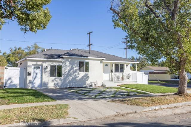 Panorama City, CA 91402,8002 & 8004 Hazeltine Ave