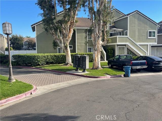 Aliso Viejo, CA 92656,32 Laurel LN