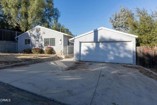 Simi Valley, CA 93063,6015 Peppertree LN