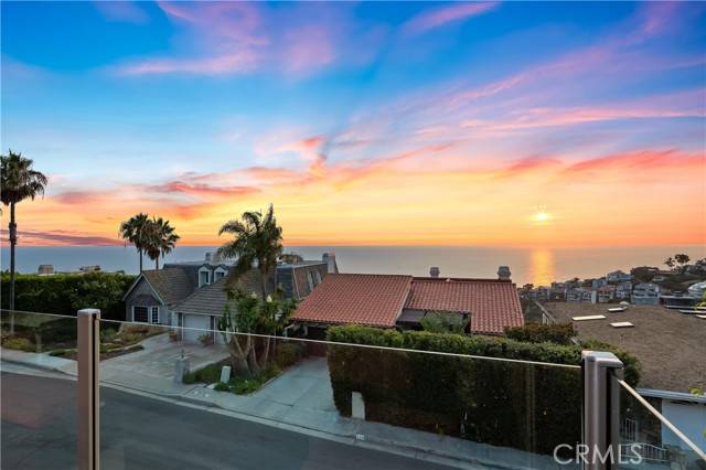 Laguna Beach, CA 92651,733 Pelican DR