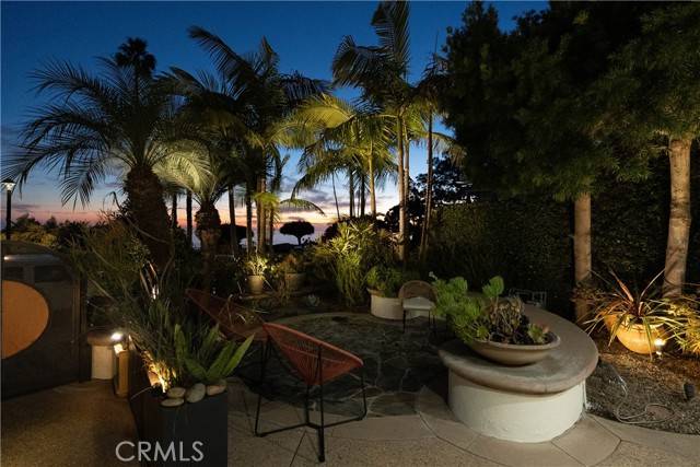 Laguna Beach, CA 92651,558 Cliff DR