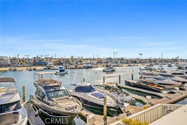 Newport Beach, CA 92660,1033 Bayside Cove 106