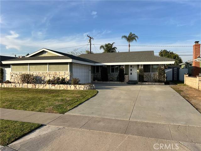 Huntington Beach, CA 92647,6431 Yale CIR