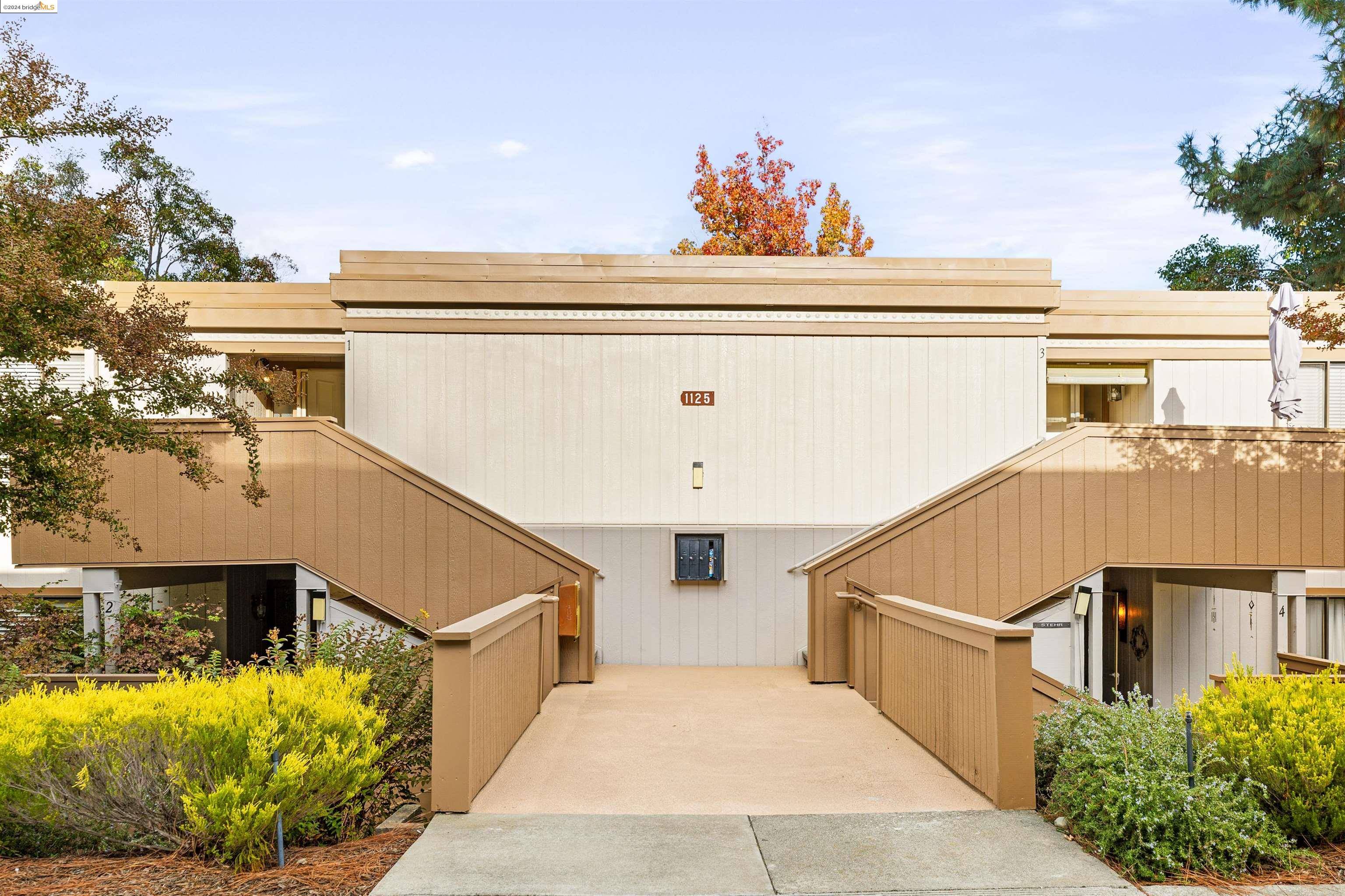 Walnut Creek, CA 94595,1125 Singingwood Ct 1