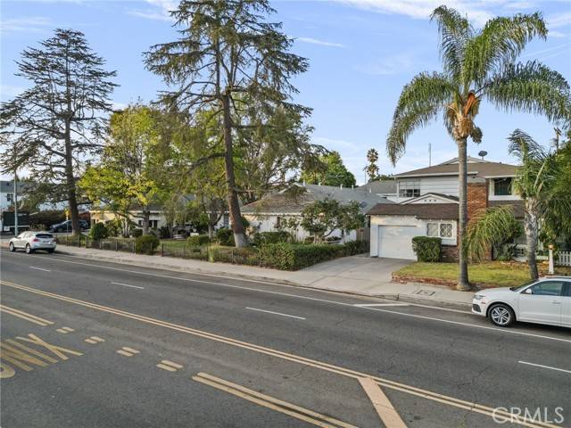 Studio City, CA 91602,11613 -27 Moorpark ST 11625