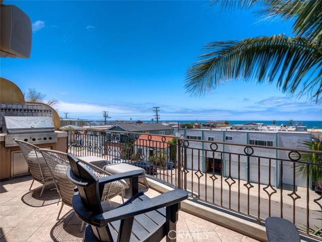 Hermosa Beach, CA 90254,214 10th ST