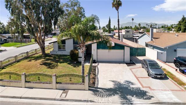 Highland, CA 92346,2880 Mojave CT