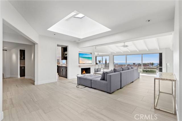 Corona Del Mar, CA 92625,440 Mendoza