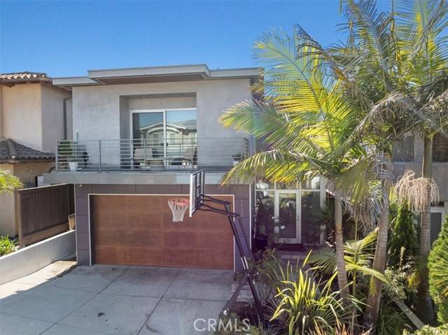 Hermosa Beach, CA 90254,1124 8th ST