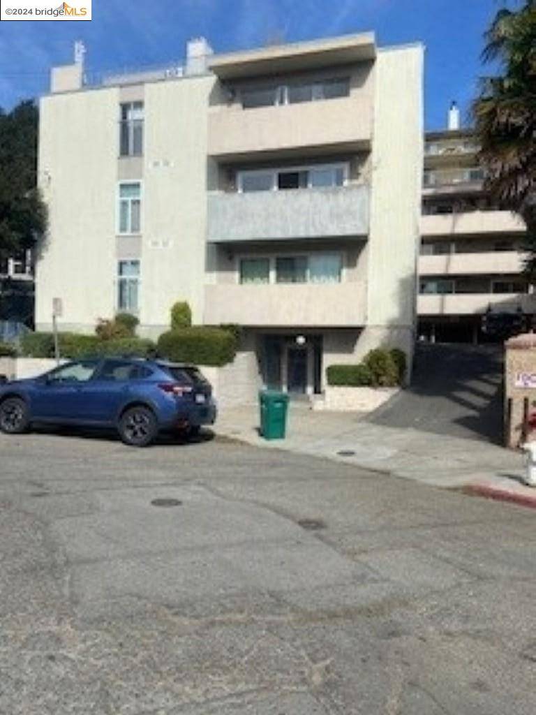 Oakland, CA 94610,280 Park View Terrace 302
