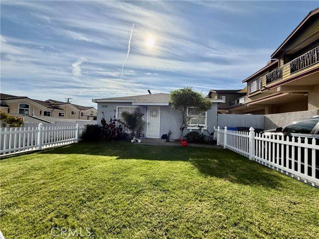 Redondo Beach, CA 90278,2518 Gates AVE
