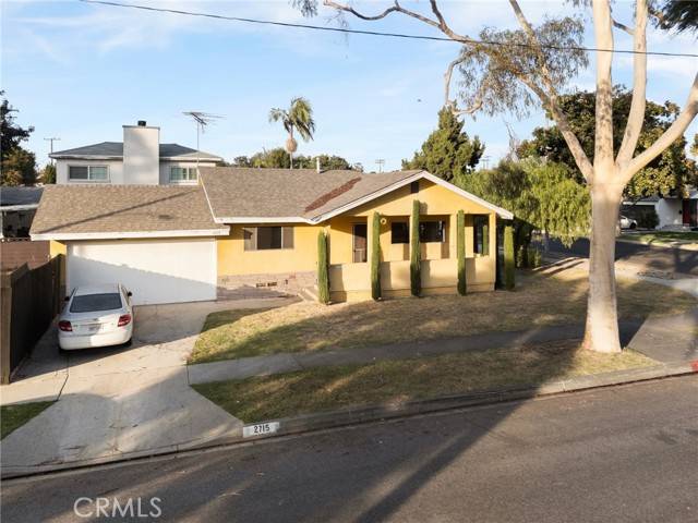 Carson, CA 90810,2715 E 221st ST