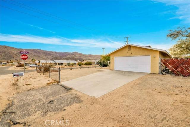 Twentynine Palms, CA 92277,6392 Cahuilla AVE